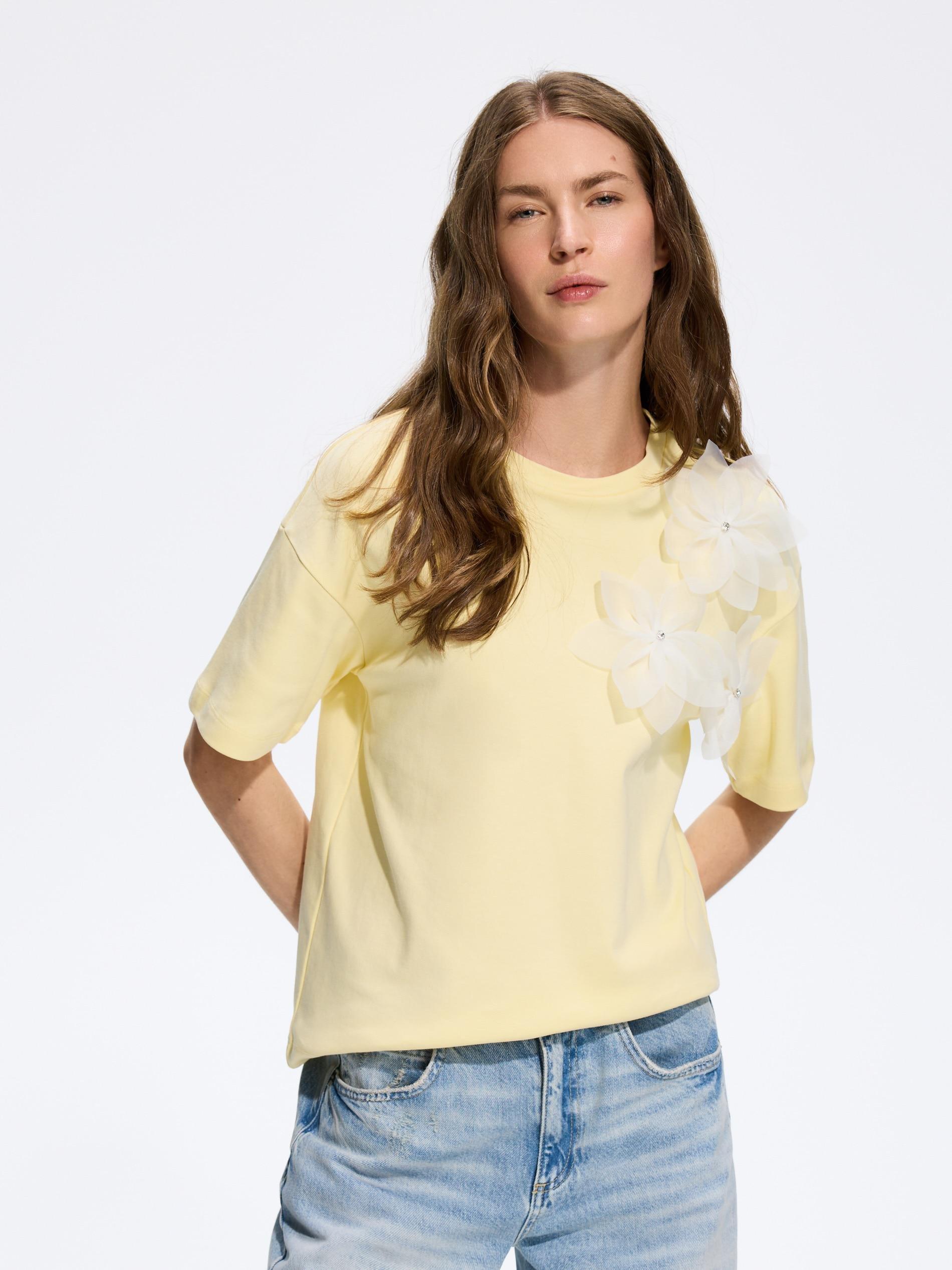 Yellow T-Shirt With Flower Applique, Yellow, large image number 3