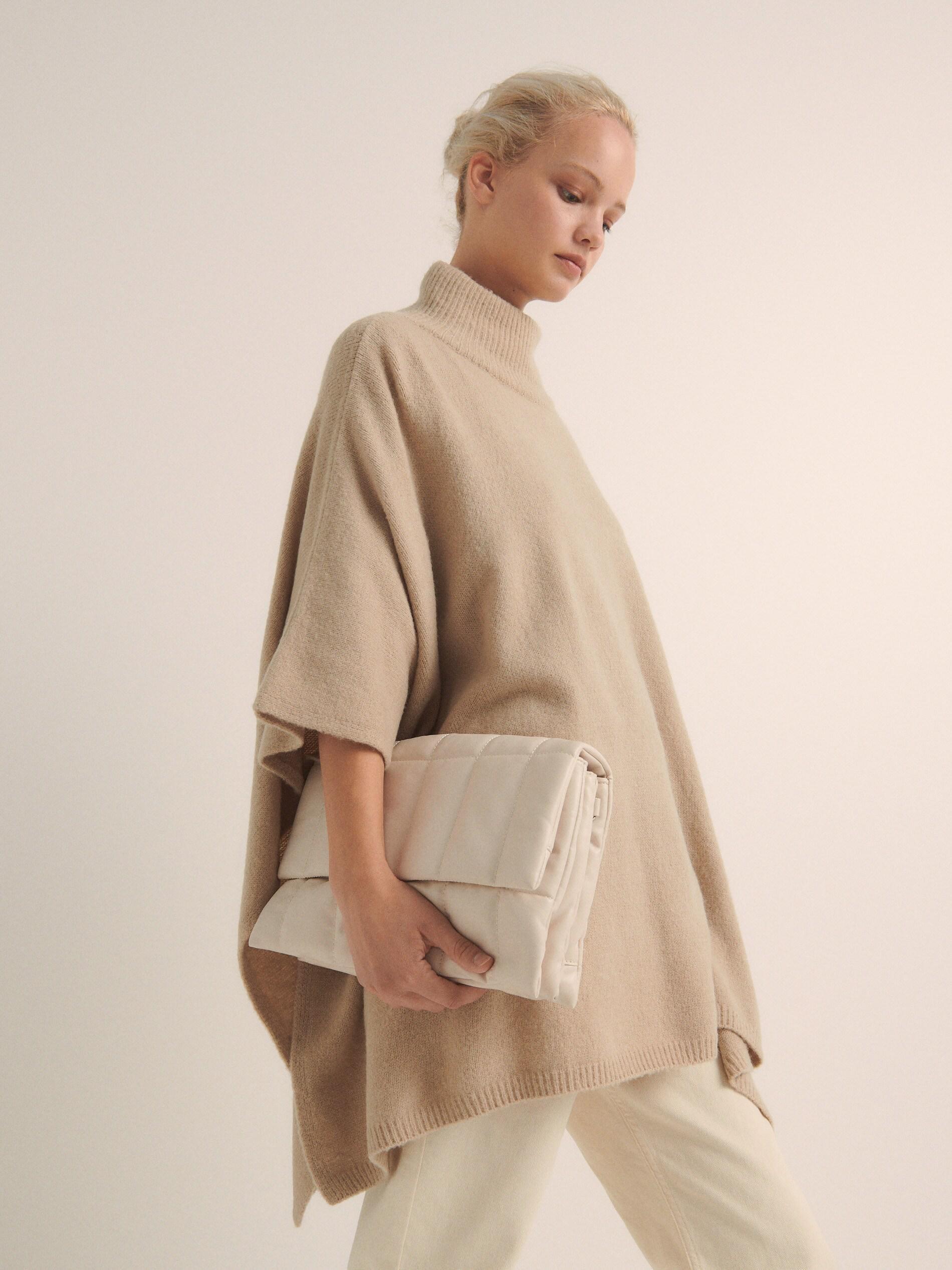 Ivory Quilted bag, , large image number 1