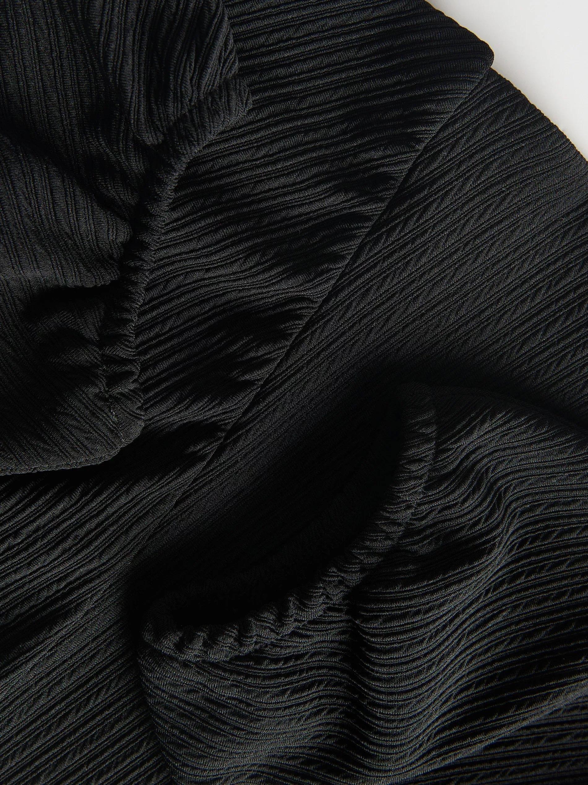Black Top With Puff Sleeves, , large image number 4