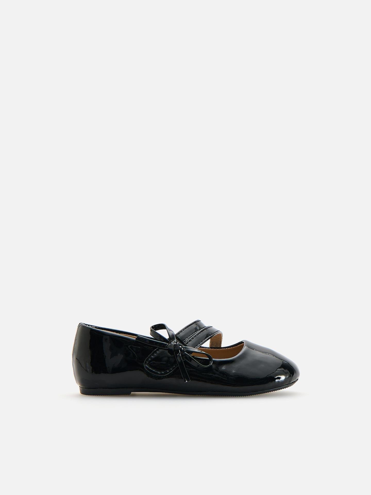 Black Ballet Flats With Hook-And-Loop Closure, Black, medium