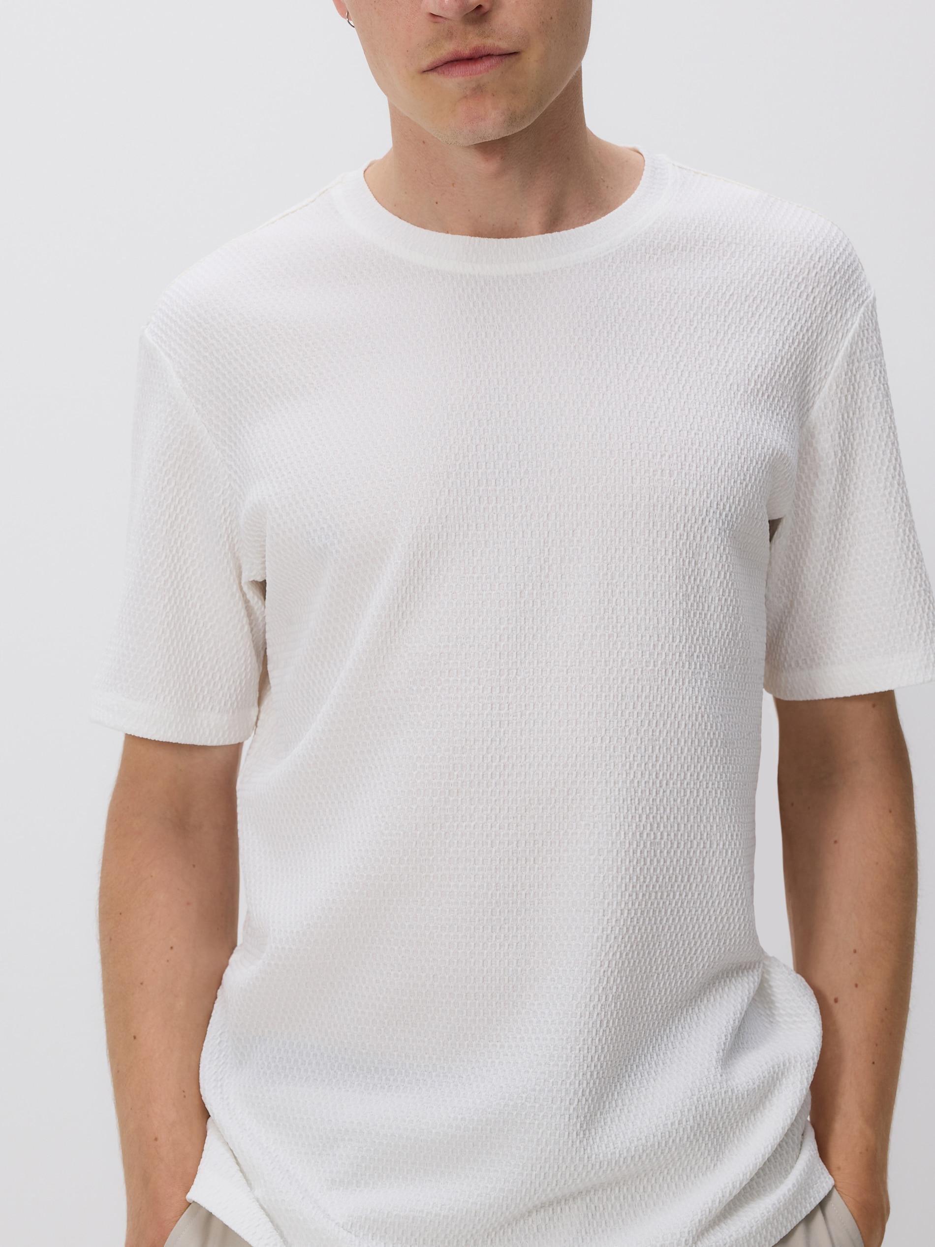 Cream Regular-Fit Textured T-Shirt, Ivory, large image number 3