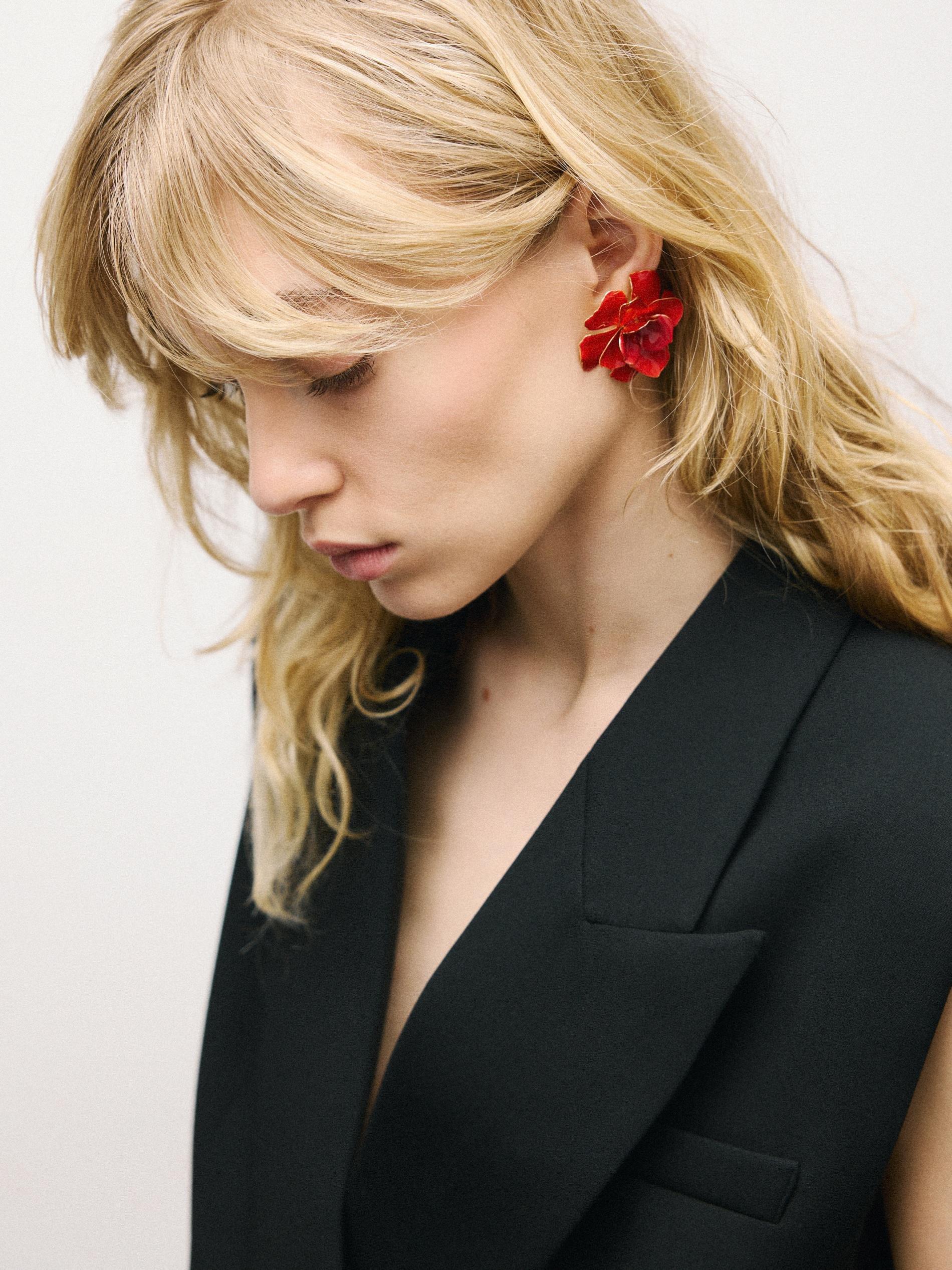 Red Flower-Shaped Earrings, Red, medium