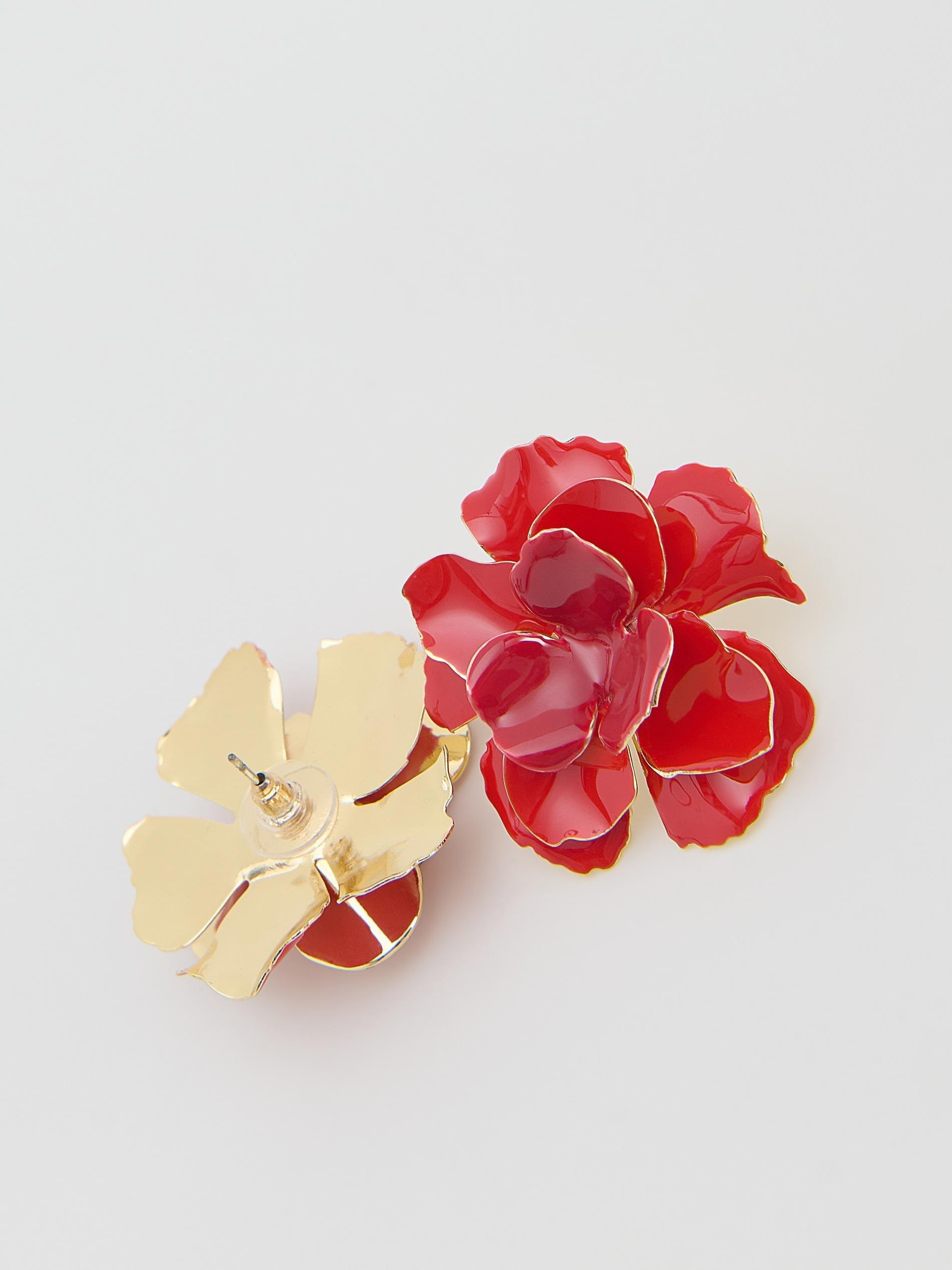 Red Flower-Shaped Earrings, Red, medium