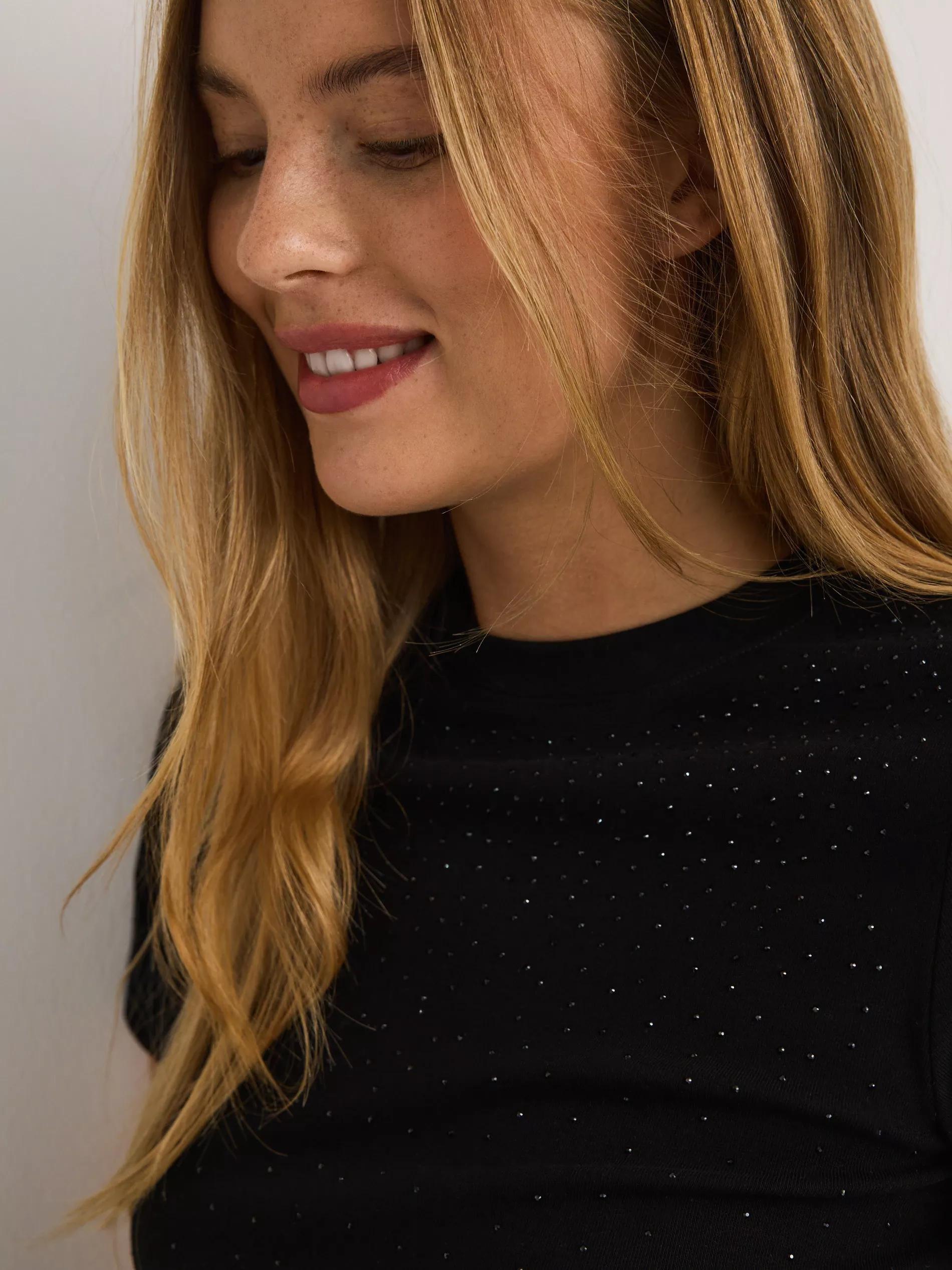 Black T-Shirt, Black, medium