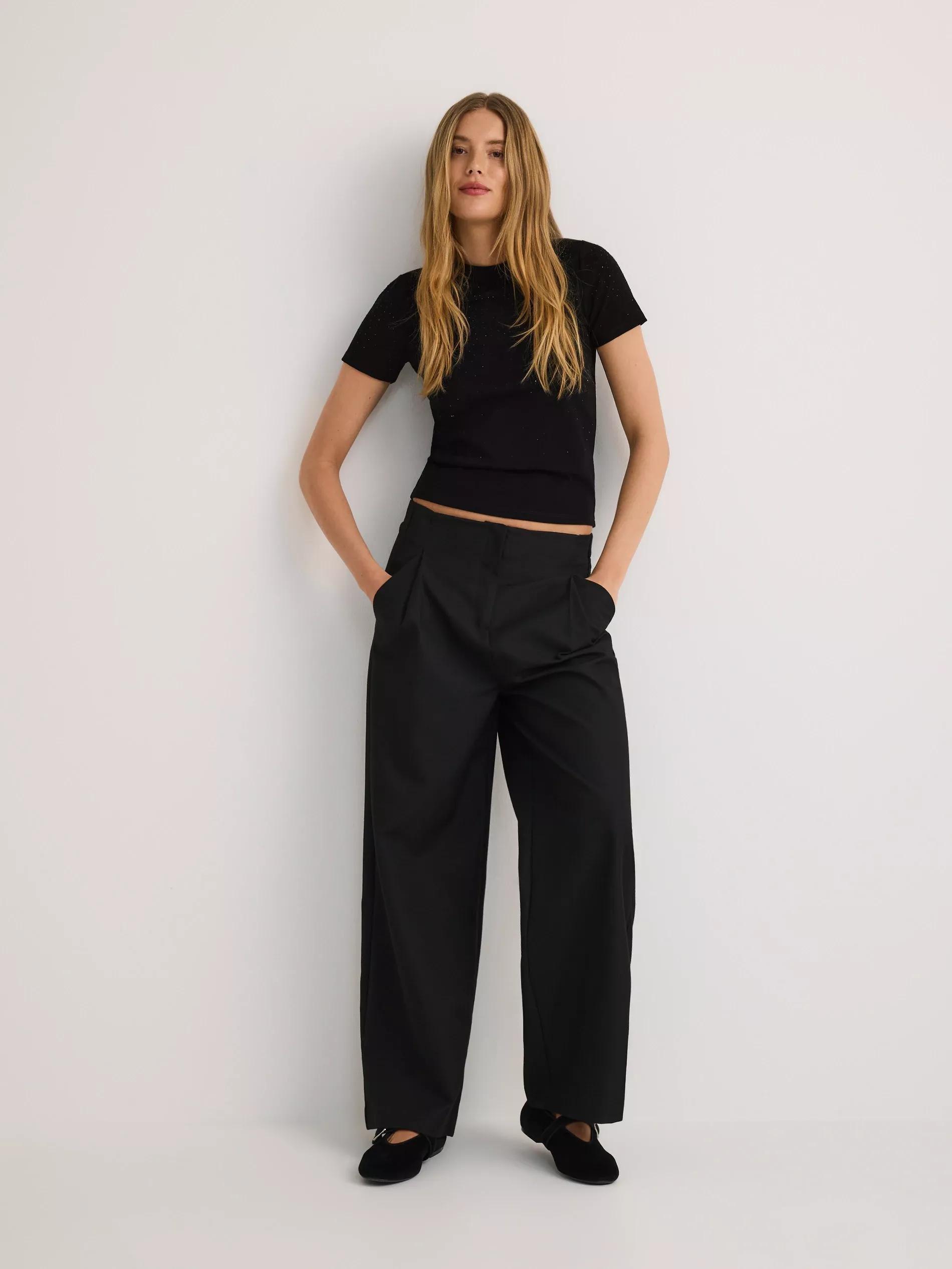 Black T-Shirt, Black, medium