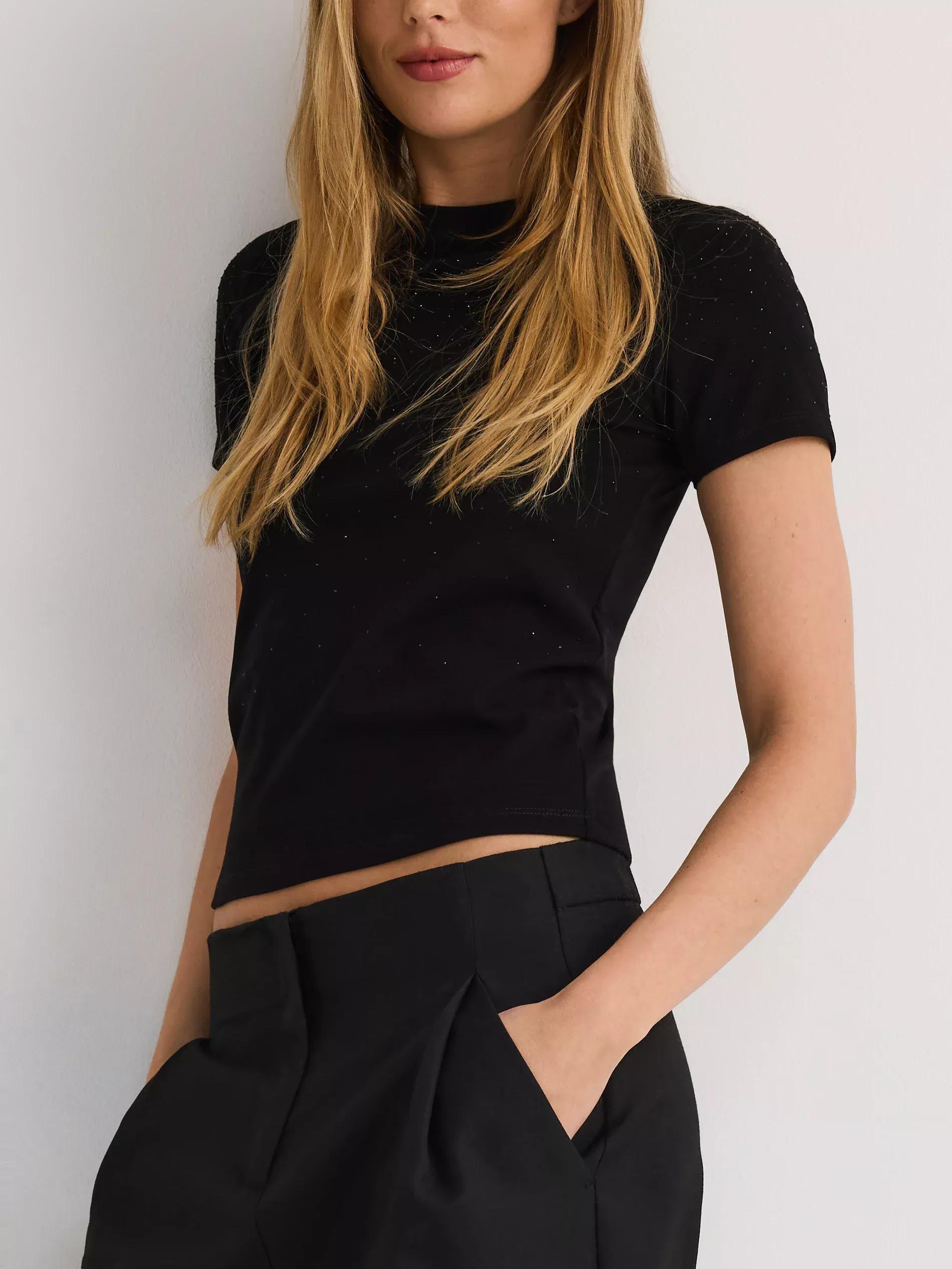 Black T-Shirt, Black, medium