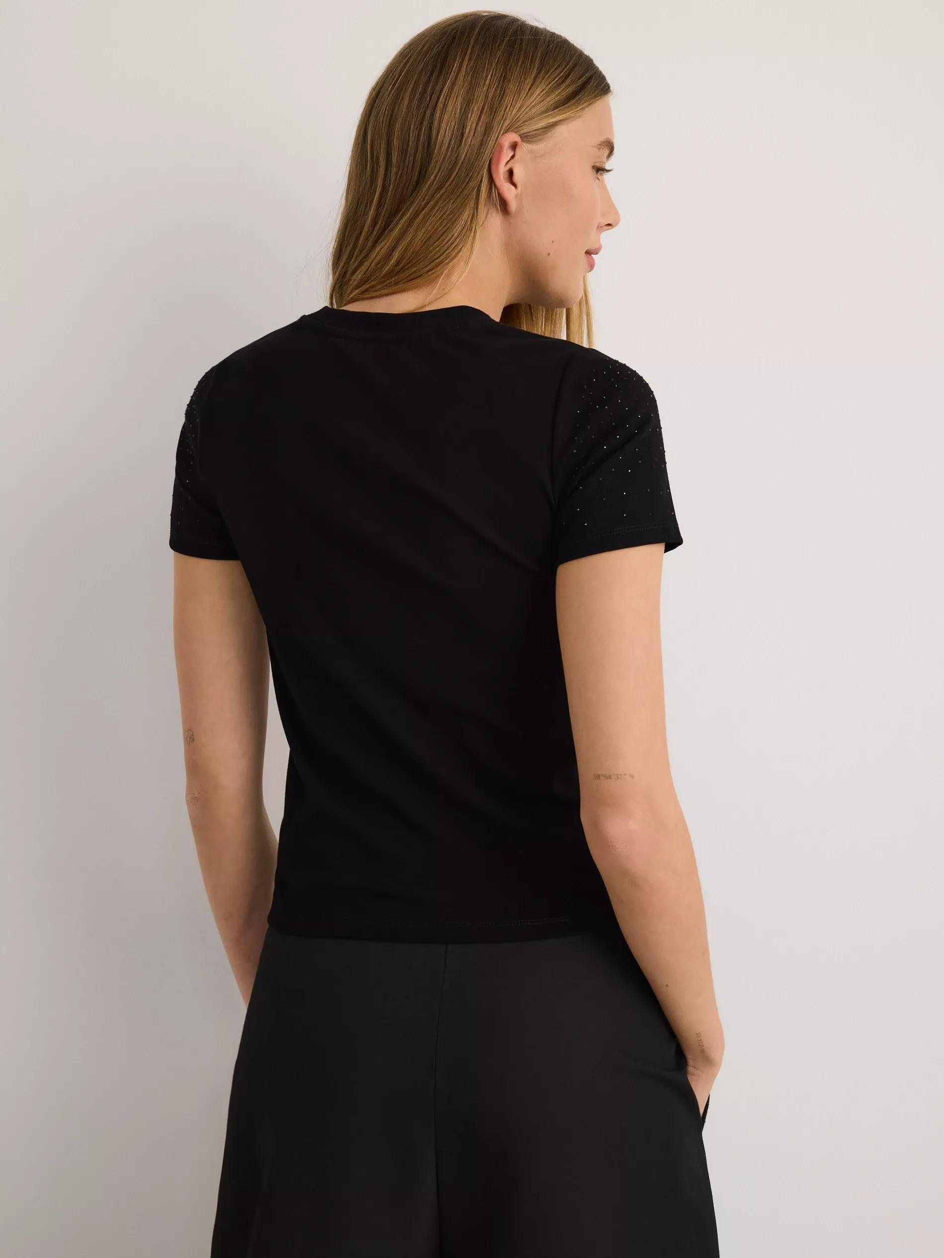 Black T-Shirt, Black, medium