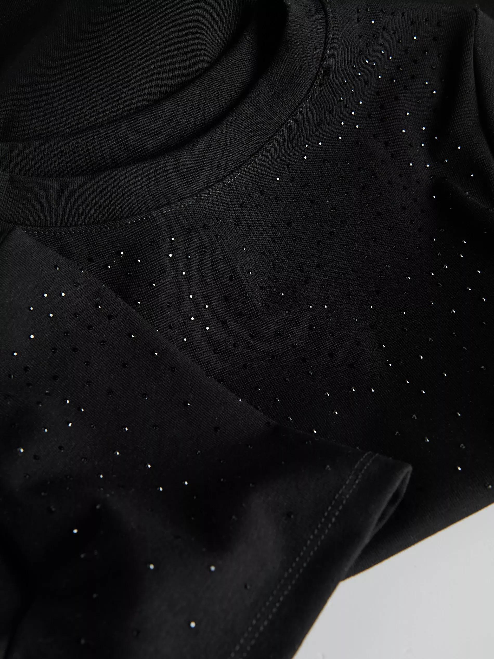 Black T-Shirt, Black, medium