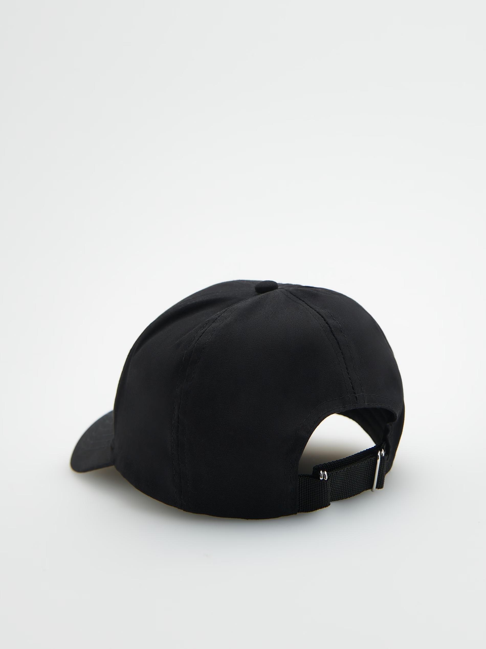 Reserved - Black Cap