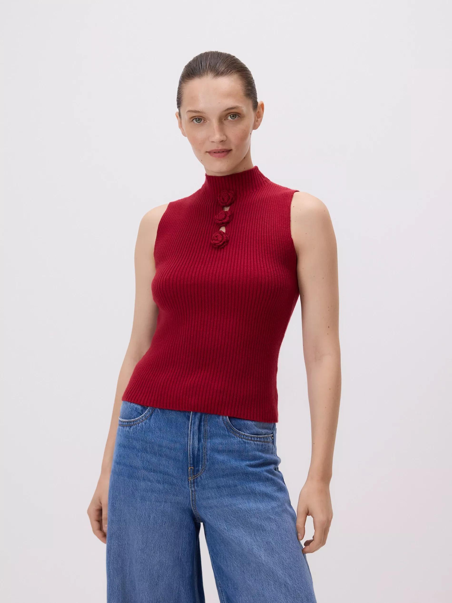 MAROON Knit top with roses, Burgundy, medium