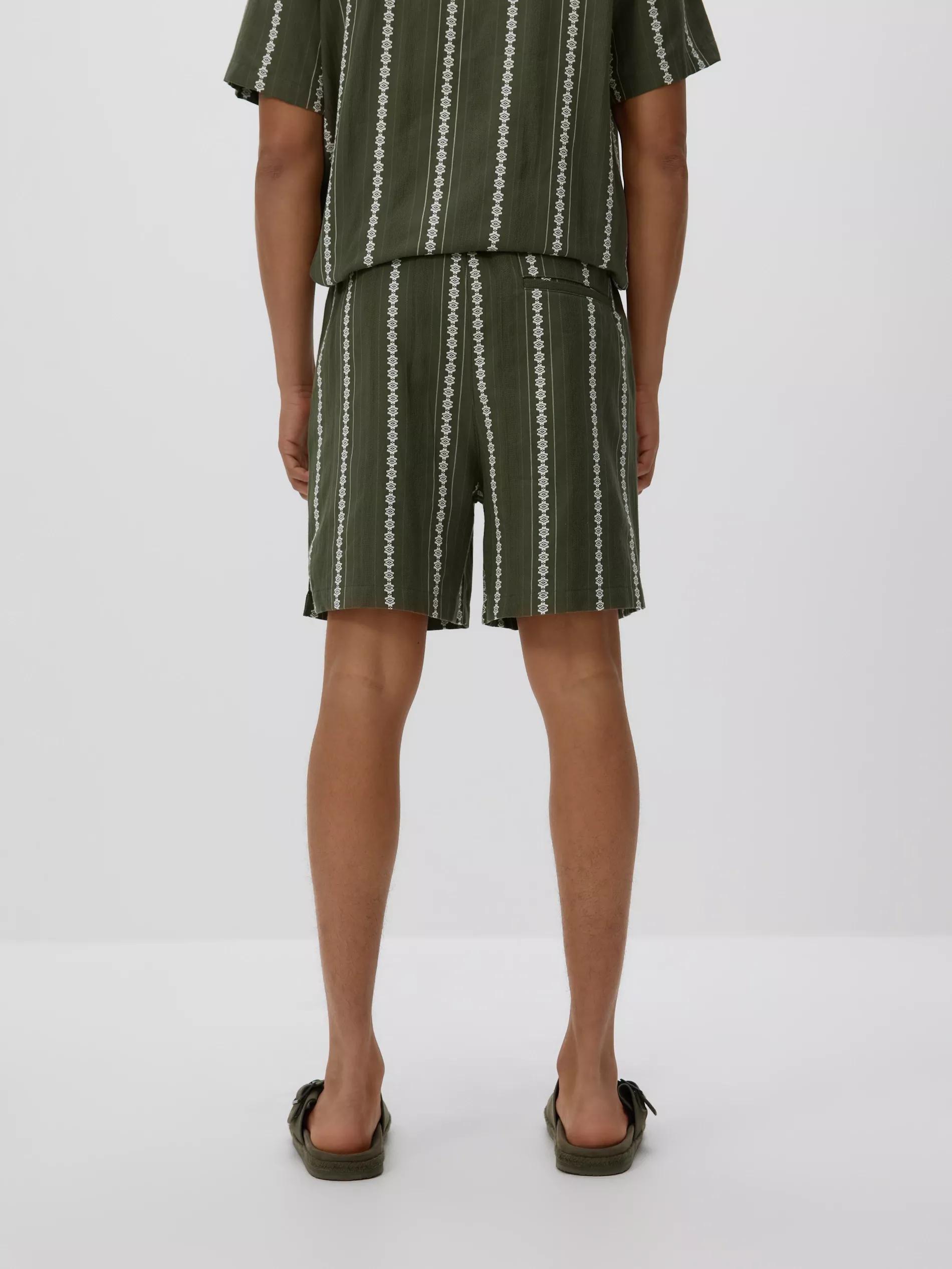 Green Structured Regular Fit Shorts, Khaki, large image number 4