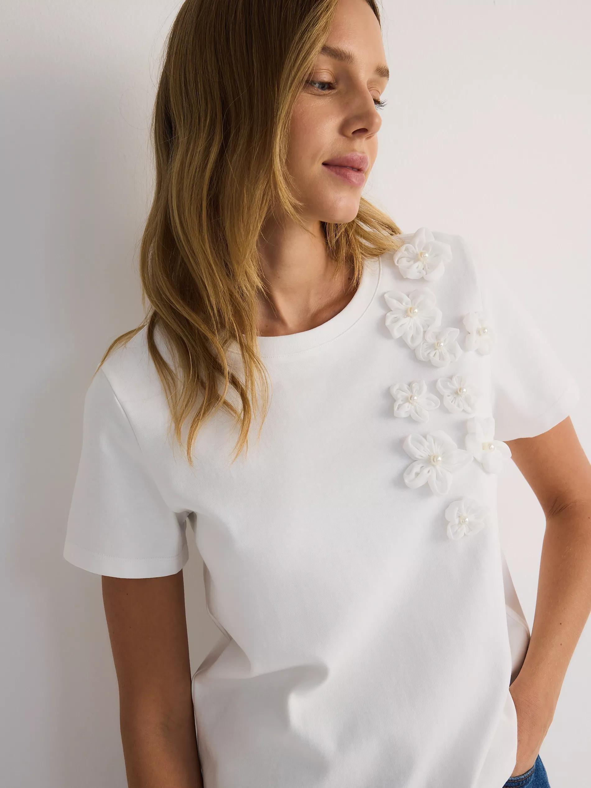 White T-Shirt, , large image number 3