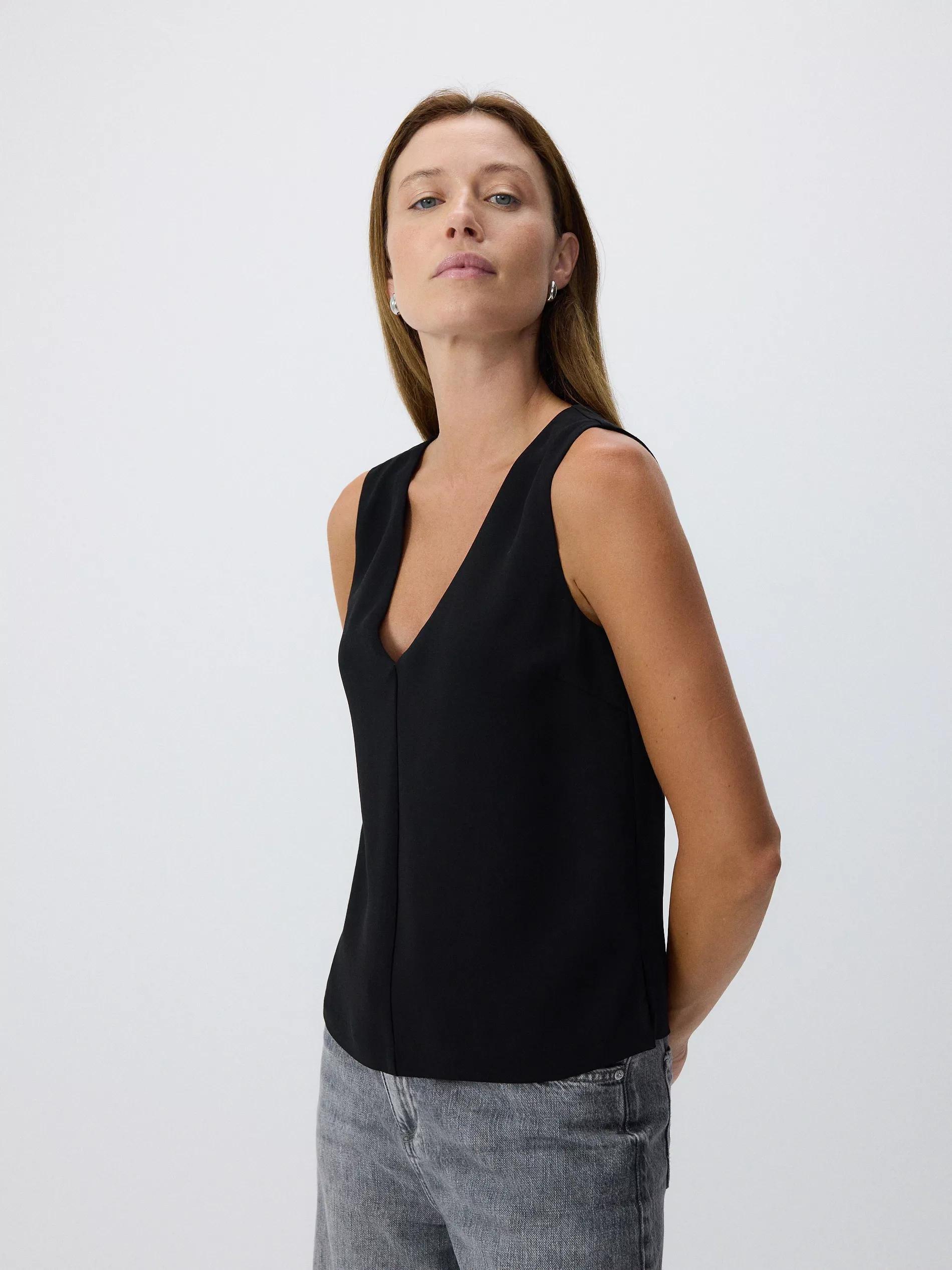 Black Vest-Cut Top, , large image number 2