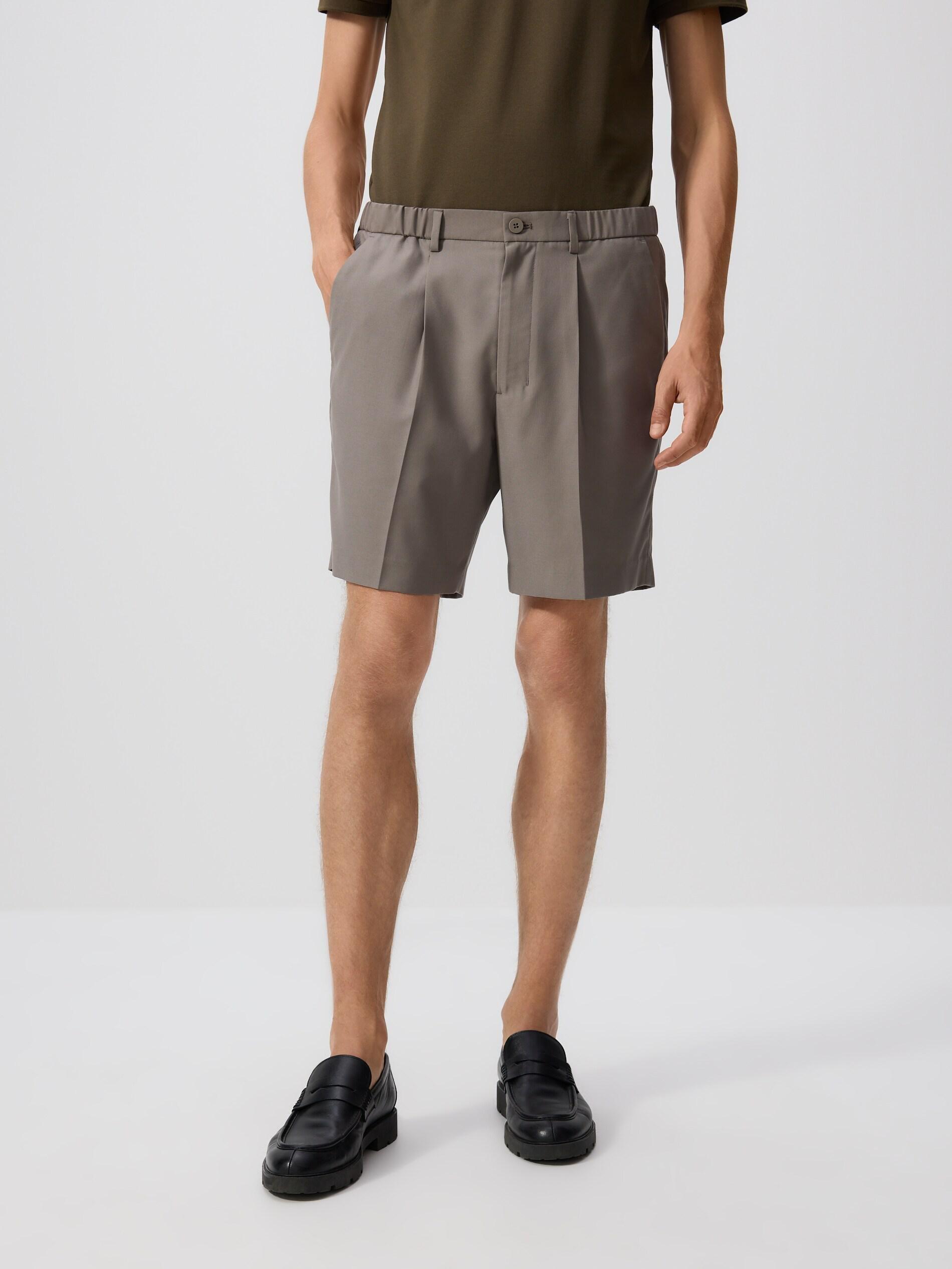 COFFEE Chino shorts with pressed crease, Brown, medium