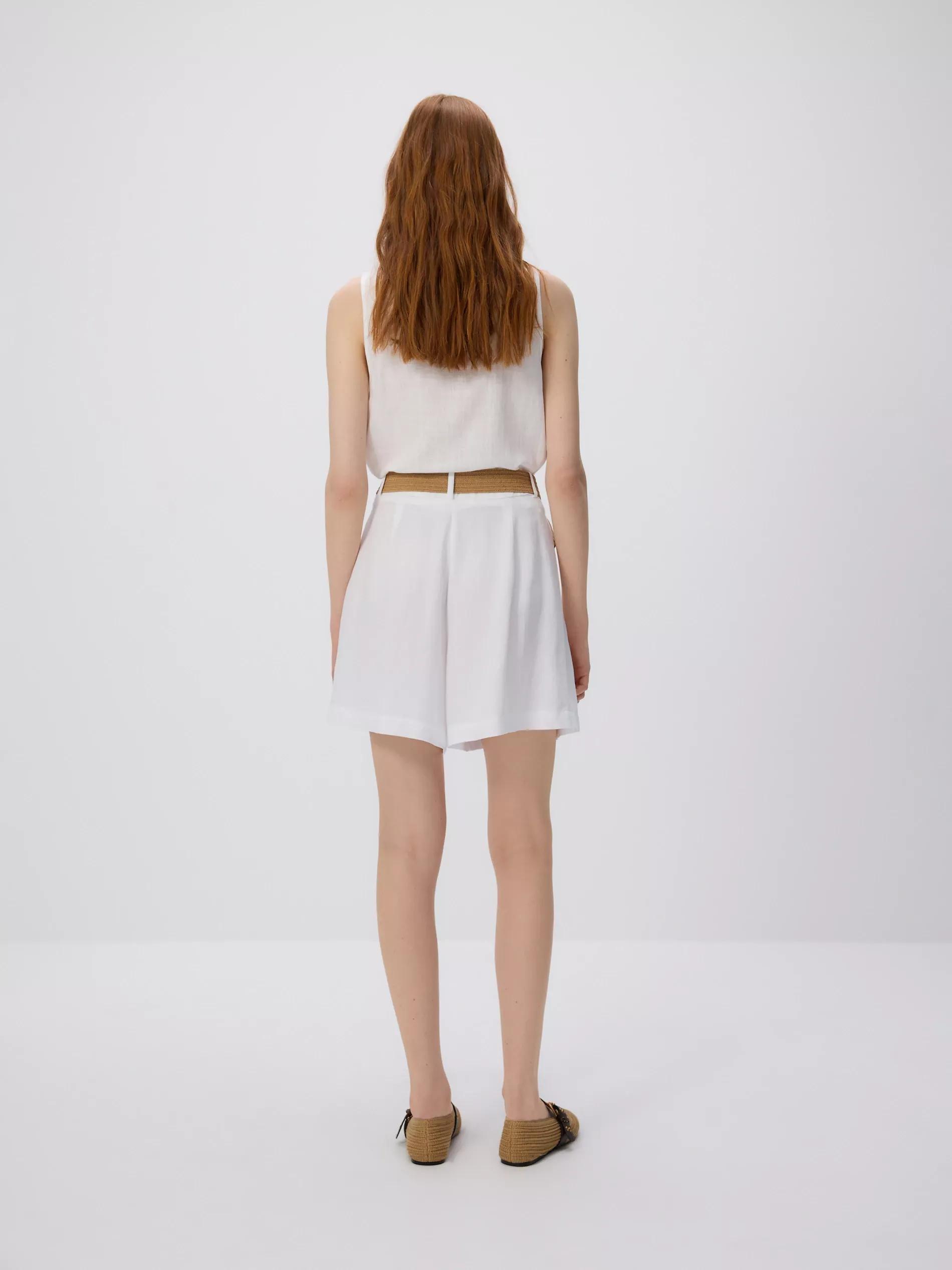 White Shorts With Belt, White, medium