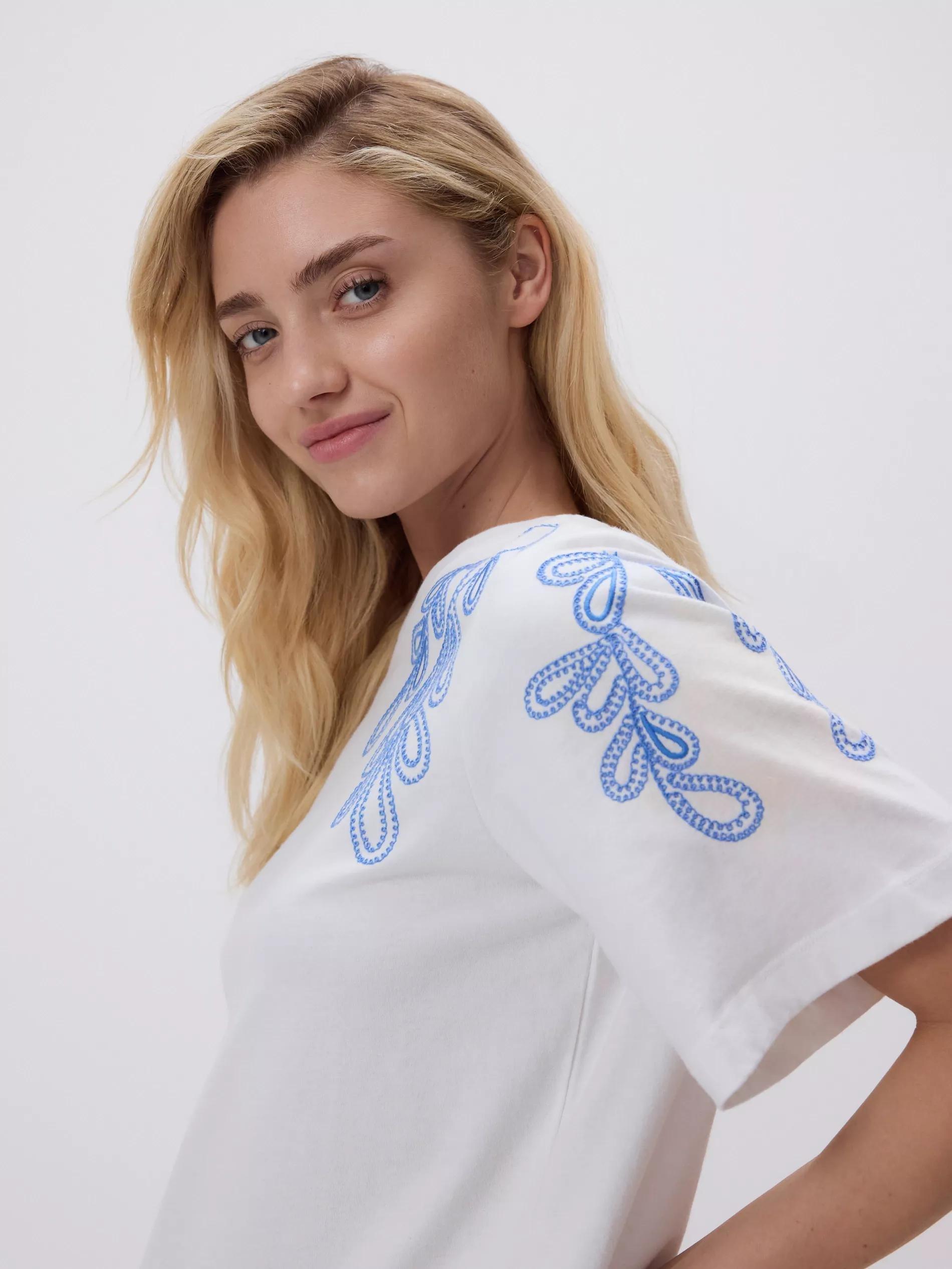 CREAM T-shirt with embroidery detailing, , large image number 2