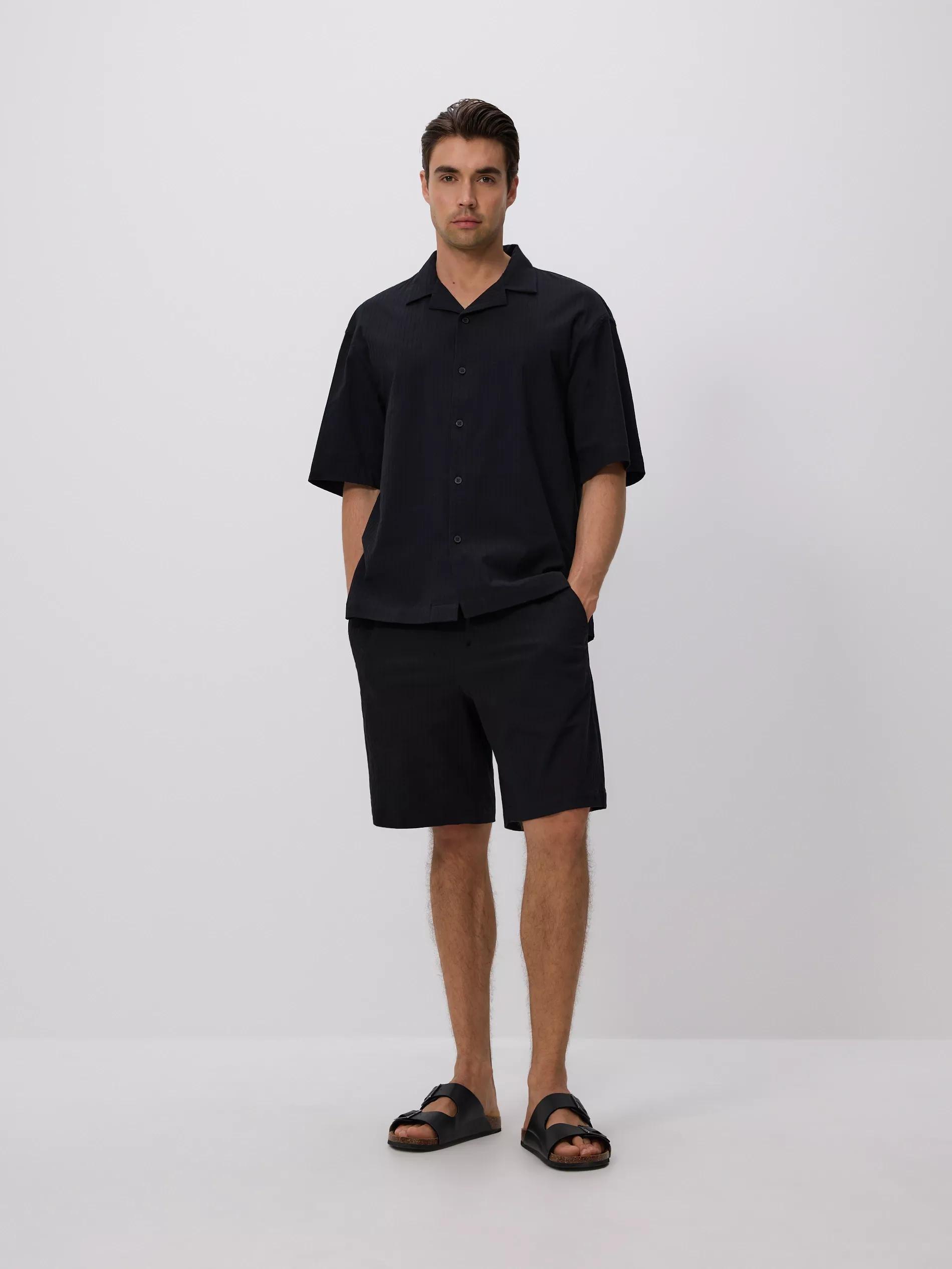 شورت فضفاض من قماش مُهيكل أسود, Black, large image number 1