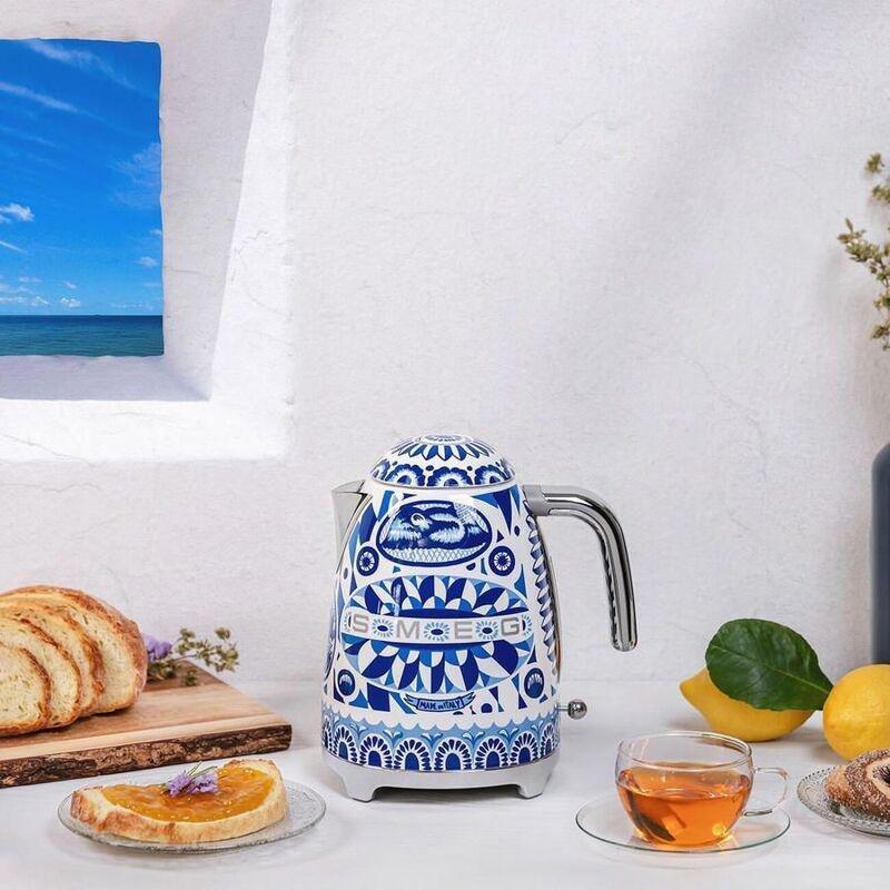 SMEG Electric Kettle 1.7L - Dolce & Gabbana Blue Mediterranio, , large image number 2
