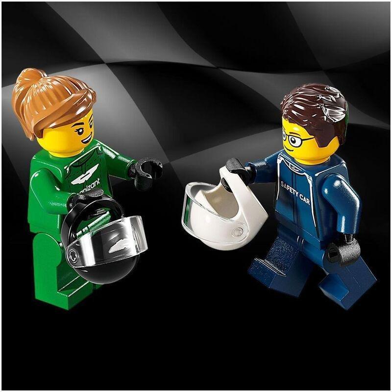 LEGO Speed Champions Aston Martin Safety Car & AMR23 Building Set 76925 (564 Pieces), , large image number 4