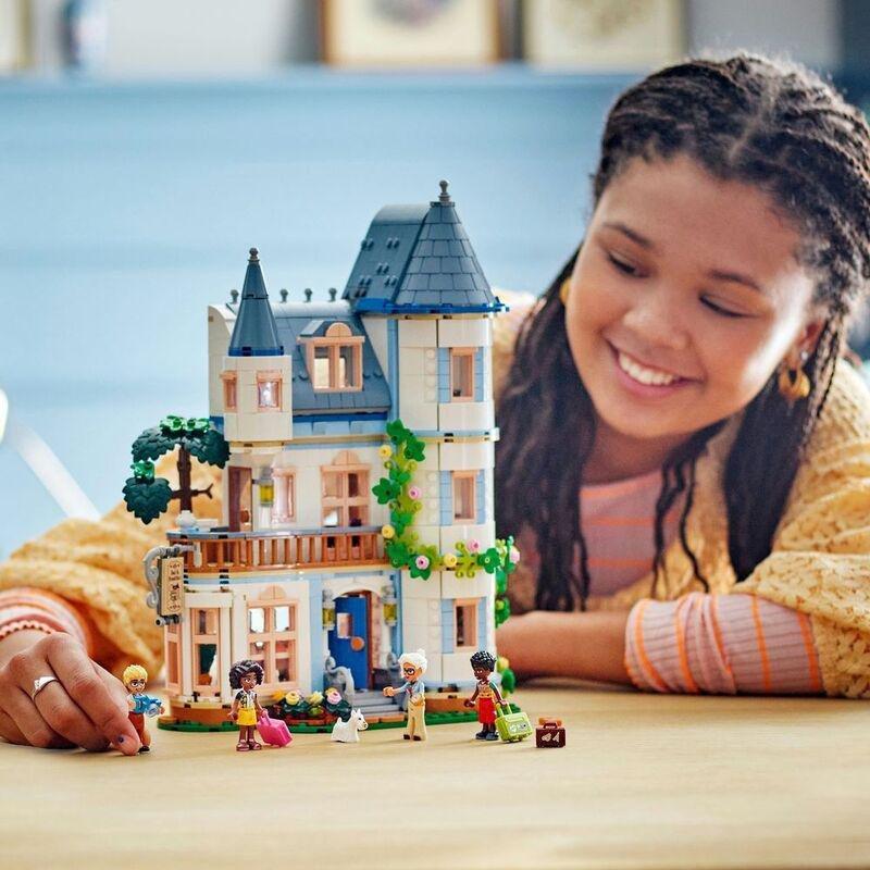 LEGO Friends Castle Bed and Breakfast Hotel Playset 42638, , large image number 2