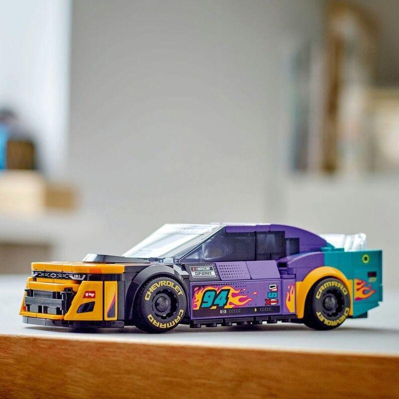 LEGO Speed Champions NASCAR Next Gen Chevrolet Camaro ZL1 76935 (328 pieces), , large image number 6