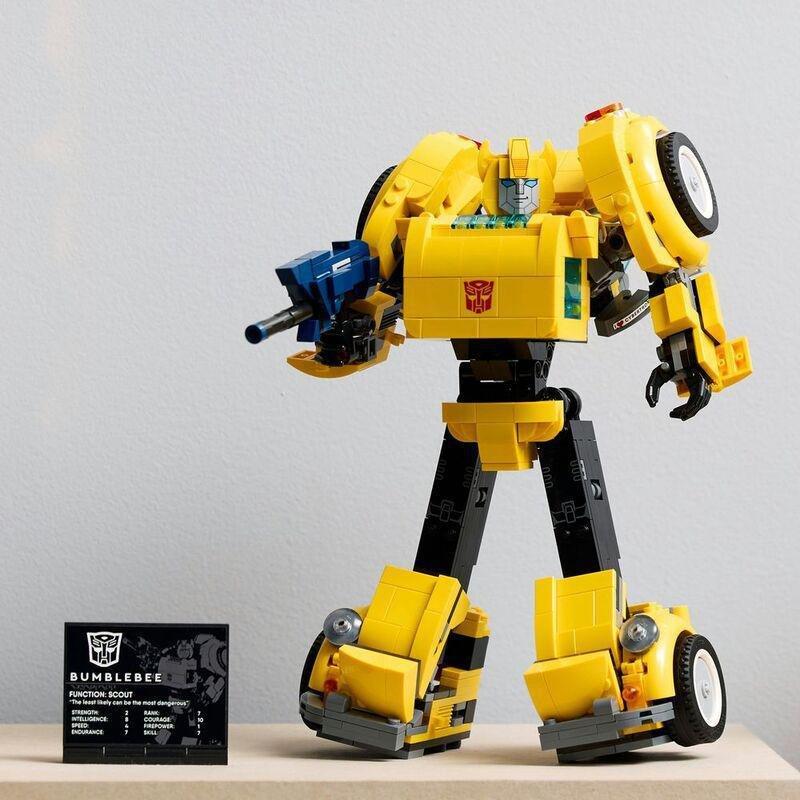 LEGO Icons Transformers Bumblebee Set 10338, , large image number 3