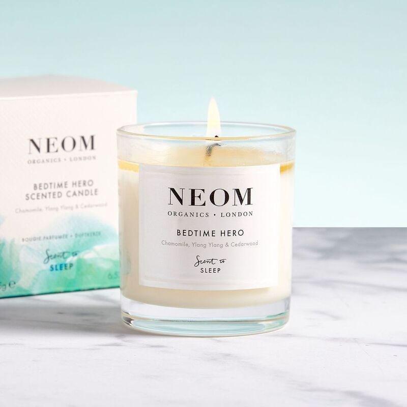 Neom Wellbeing Bedtime Hero Scented Candle (185g) - Chamomile / Ylang Ylang / Cedarwood, , large image number 2