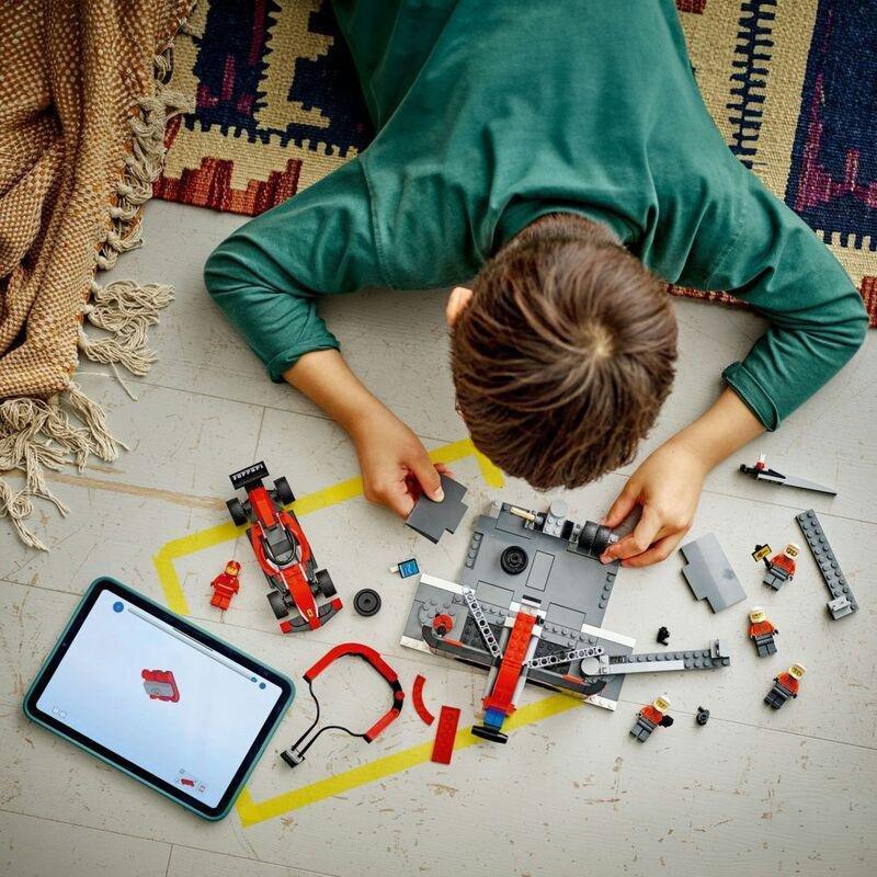 LEGO City F1 Pit Stop And Pit Crew With Ferrari Car 60443 (322 Pieces), , large image number 2