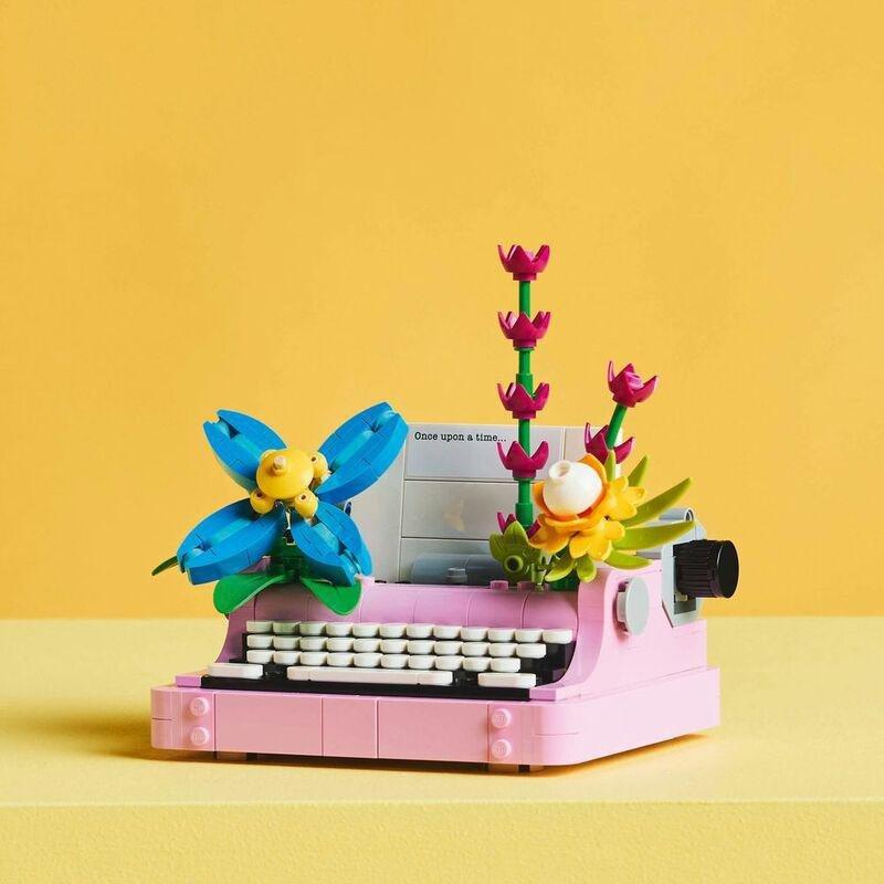 LEGO Creator 3-In-1 Typewriter With Flowers 31169 (363 Pieces), , large image number 4