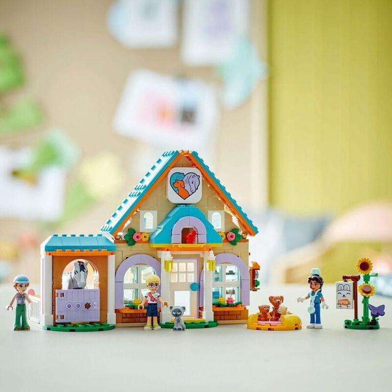 LEGO Friends Horse And Pet Vet Clinic 42651 (428 Pieces), , large image number 4