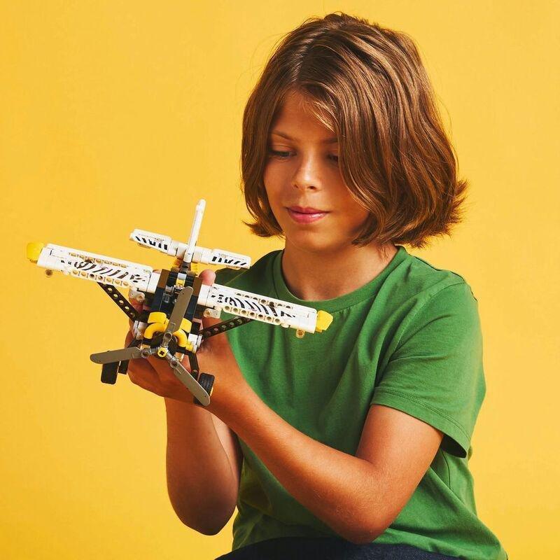 LEGO Technic Bush Plane 42198 (333 Pieces), , large image number 2