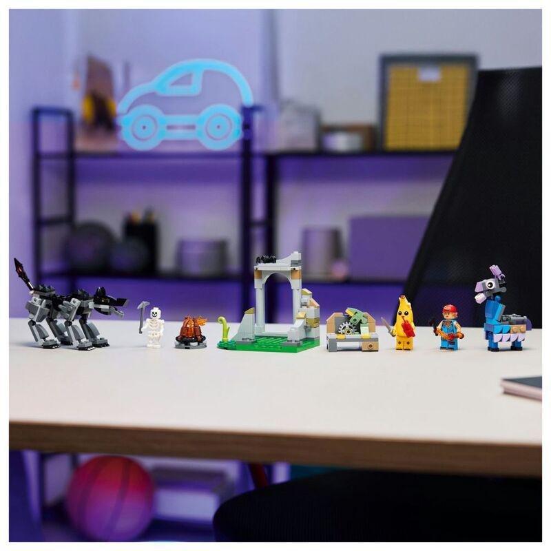 LEGO Fortnite Peely & Sparkplug’s Camp Video Game Building Set - 77075 (300 Pieces), , large image number 3