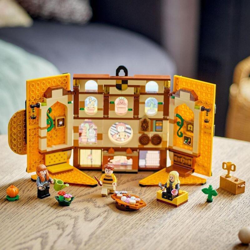 LEGO Harry Potter Hufflepuff House Banner 76412 (313 Pieces), , large image number 3