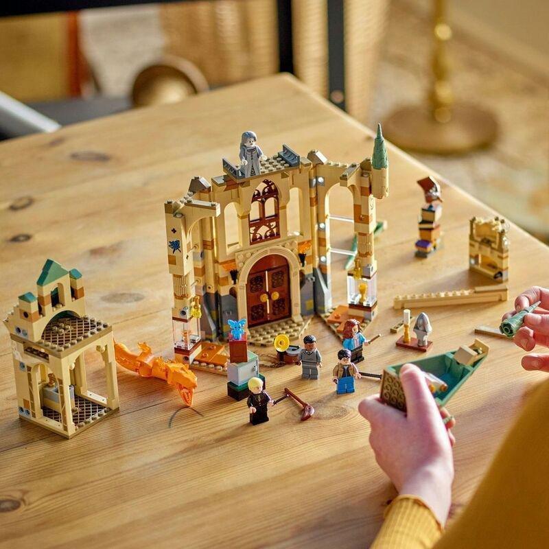 LEGO Harry Potter Hogwarts Room Of Requirement 76413 (587 Pieces), , large image number 2