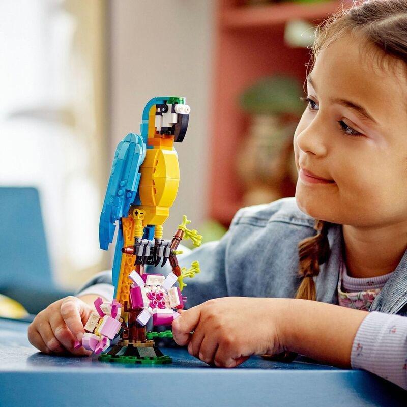 LEGO Creator Exotic Parrot 31136 (253 Pieces), , large image number 1