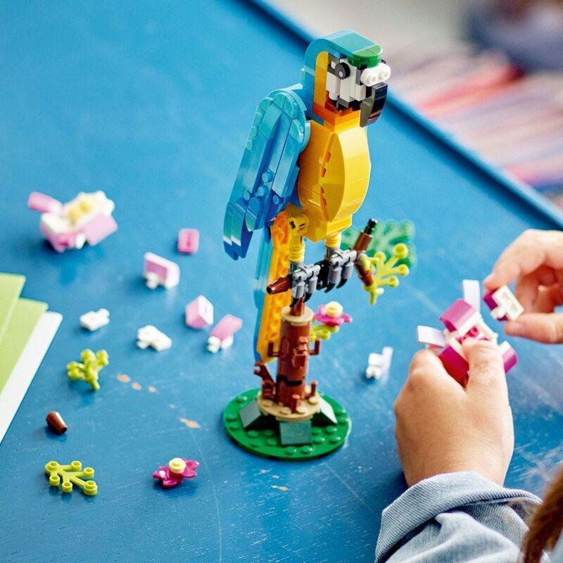 LEGO Creator Exotic Parrot 31136 (253 Pieces), , large image number 2