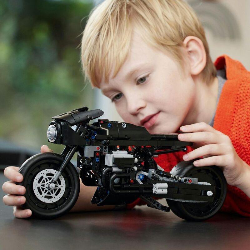 LEGO Technic The Batman Batcycle 42155 (641 Pieces), , large image number 1