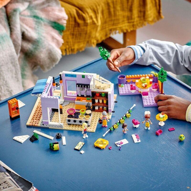 LEGO Friends Heartlake City Community Kitchen Building Set 41747 (695 Pieces), , large image number 2