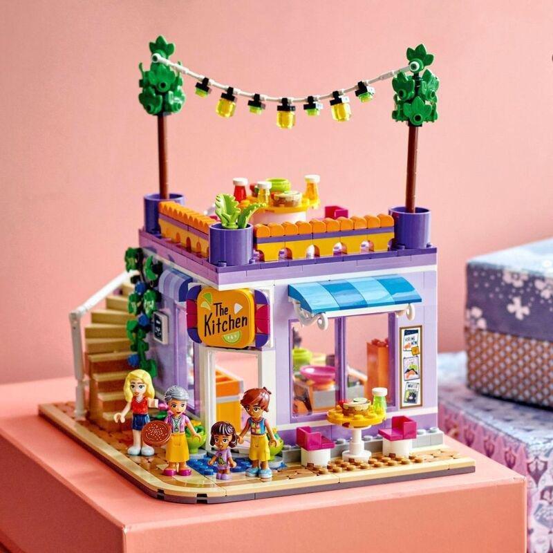 LEGO Friends Heartlake City Community Kitchen Building Set 41747 (695 Pieces), , large image number 3