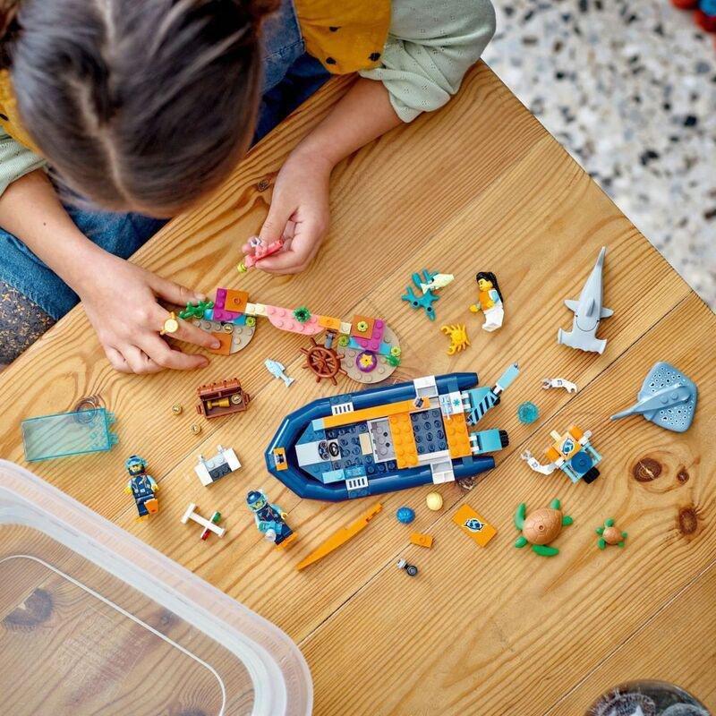 LEGO City Explorer Diving Boat Building Set 60377 (182 Pieces), , large image number 2