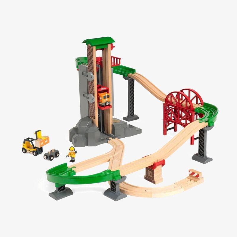 Brio World Lift And Load Warehouse Kids Playset, , large image number 2