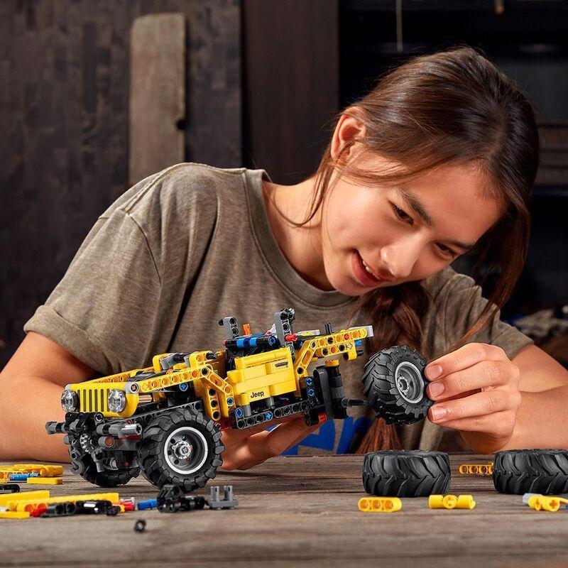LEGO Technic Jeep Wrangler 42122, , large image number 2