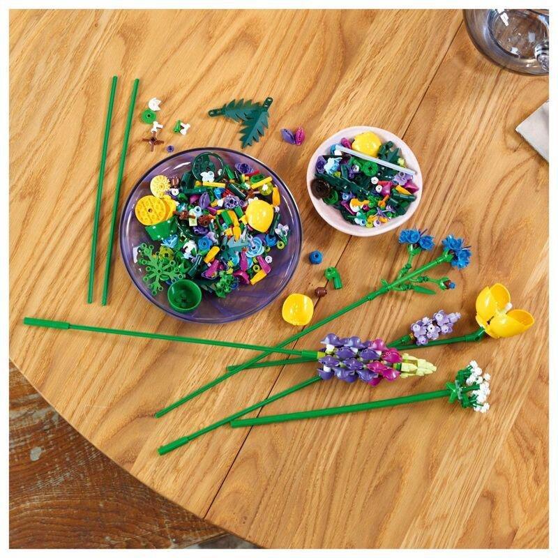 LEGO Icons Wildflower Bouquet Building Toy Set 10313 (939 Pieces), , large image number 3