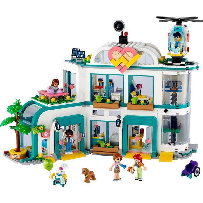 LEGO - LEGO Friends Heartlake City Hospital 42621 (1045 Pieces)