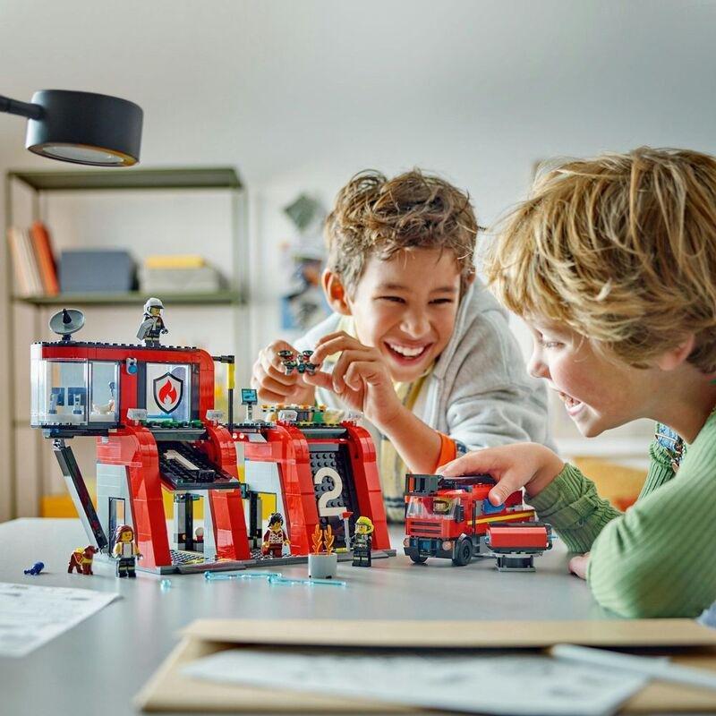 LEGO City Fire Station With Fire Engine 60414 (843 Pieces), , large image number 3