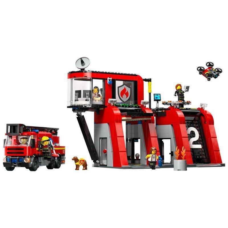 LEGO - LEGO City Fire Station With Fire Engine 60414 (843 Pieces)