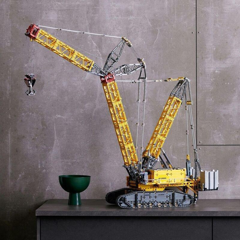 LEGO Technic Liebherr Crawler Crane LR 13000 42146 Building Kit (2,883 Pieces), , large image number 3