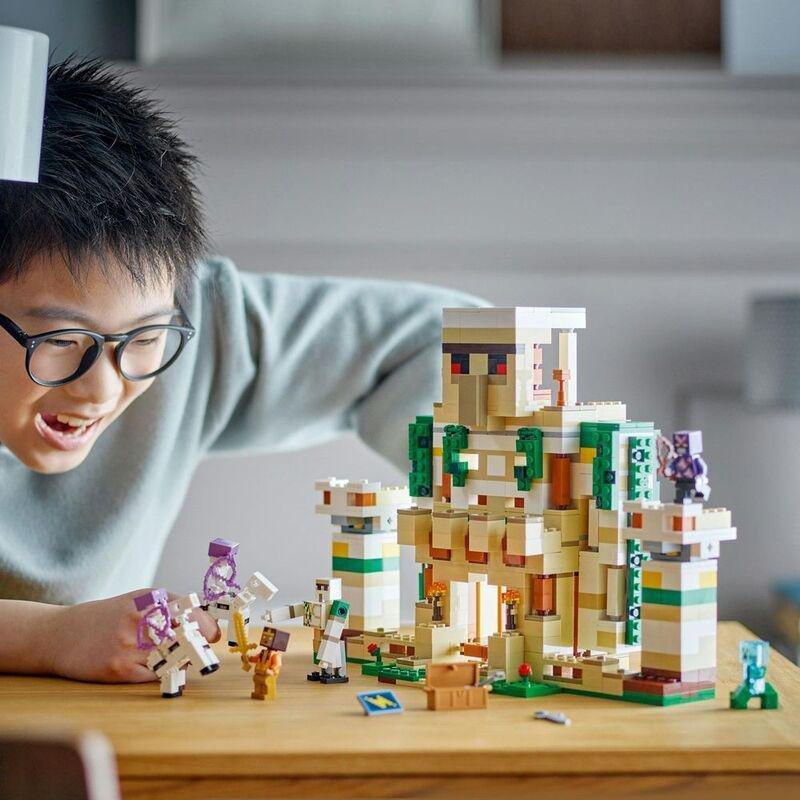 LEGO Minecraft The Iron Golem Fortress 21250 Building Toy Set (868 Pieces), , large image number 1