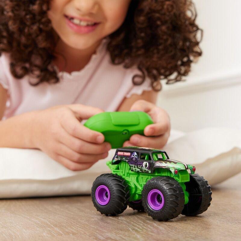Monster Jam Kinetic Dirt Arena Playset, , large image number 6