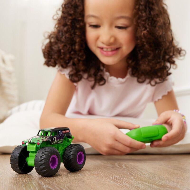 Monster Jam Kinetic Dirt Arena Playset, , large image number 7